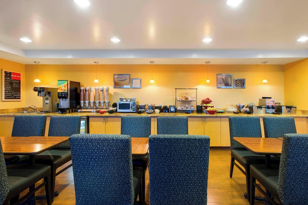 TownePlace Suites Kansas City Overland Park - photo 28