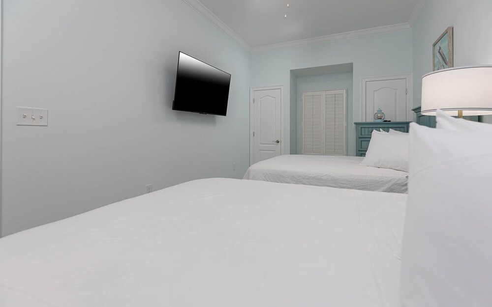 Phoenix Gulf Towers 2202 2 Bedroom Condo - photo 8