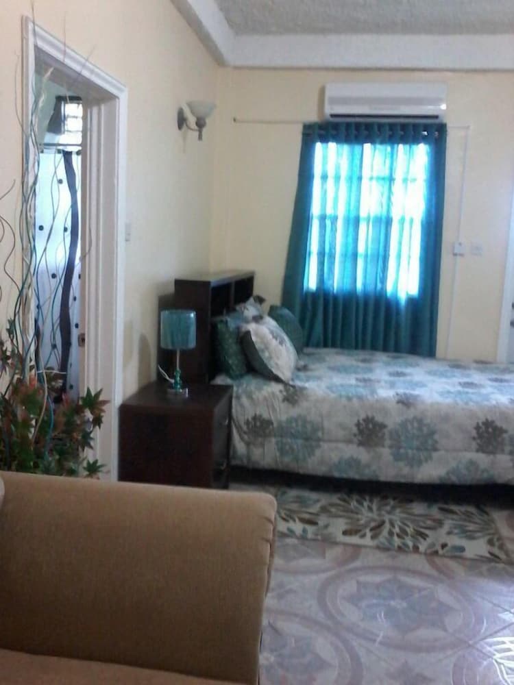 Summers Inn - last minute hotel in Gros Islet