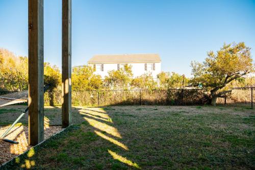 A Pawsitive Attitude by Oak Island Accommodations - photo 10