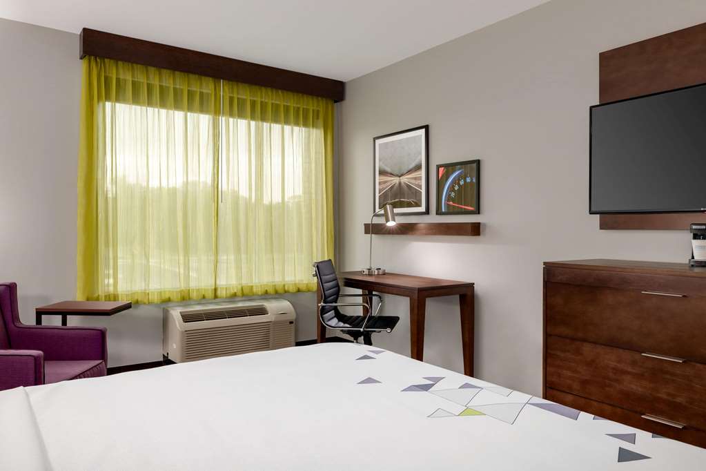 La Quinta Inn & Suites by Wyndham Braselton - photo 40