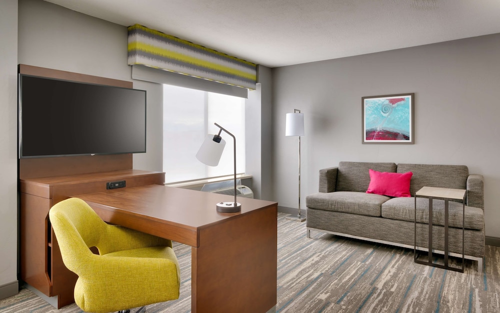 Hampton Inn & Suites Salt Lake City Airport - photo 25