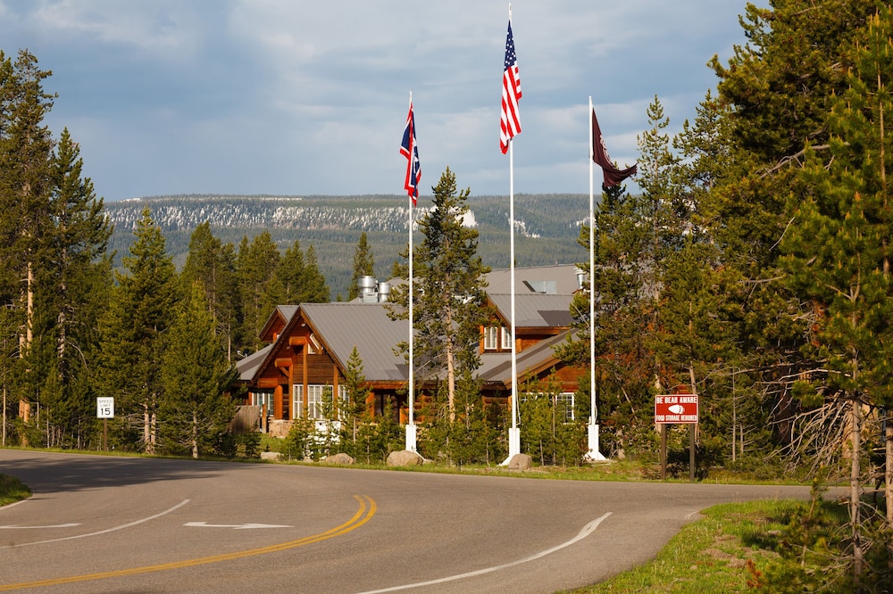 Headwater S Lodge Cabins At Flagg Ranch - photo 34
