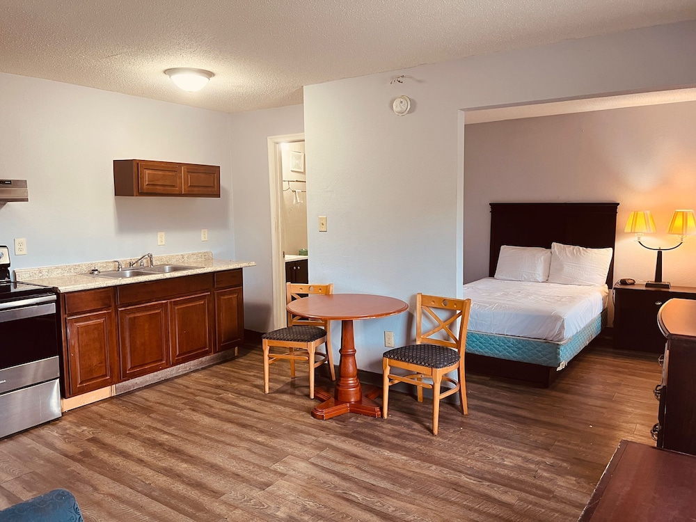 Palace Inn & Suites Newport News Jefferson Ave - photo 10