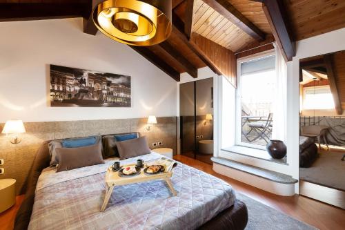 Casa del Borgo Esclusiva Suite centro Monza con vista Duomo — 4-Star Luxury Hotel in Monza, Italy