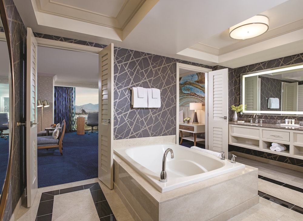 Mandalay Bay Resort And Casino - photo 39