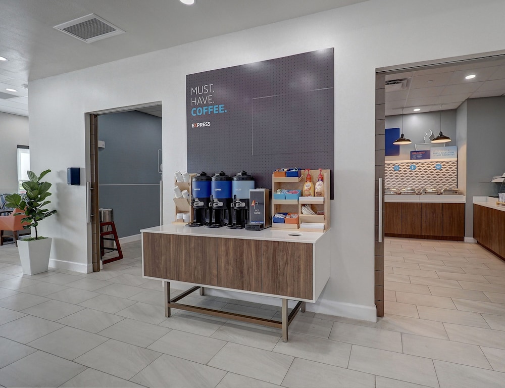 Holiday Inn Express Corpus Christi Beachfront by IHG - photo 56