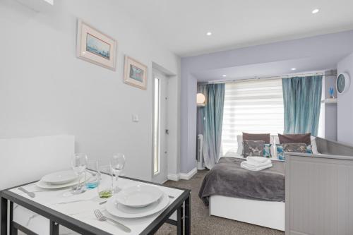 Rottingdean Boutique Studio Apartment By The Sea — 4-Star Luxury Hotel in Rottingdean, United Kingdom