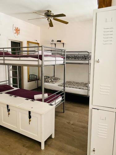 Kingslanding Old Town Hostel