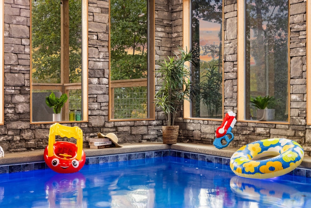 Hidden Gem Masterpiece By Ghosal Luxury Lodging in Gatlinburg, United States