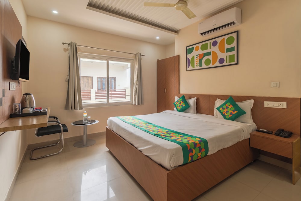 Treebo Raj Palace - last minute hotel in Varanasi