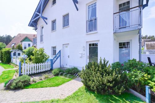 FeWo 102 4 Ginsterweg 3 c — 4-Star Luxury Hotel in Kroeslin, Germany