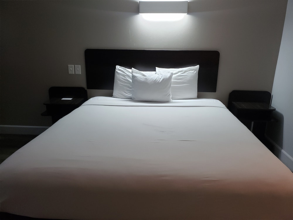 Motel 6 Hesperia CA West Main Street I 15 - photo 10