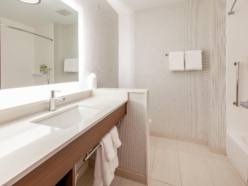 Holiday Inn Express & Suites Brunswick Harpers Ferry Area by IHG - photo 86