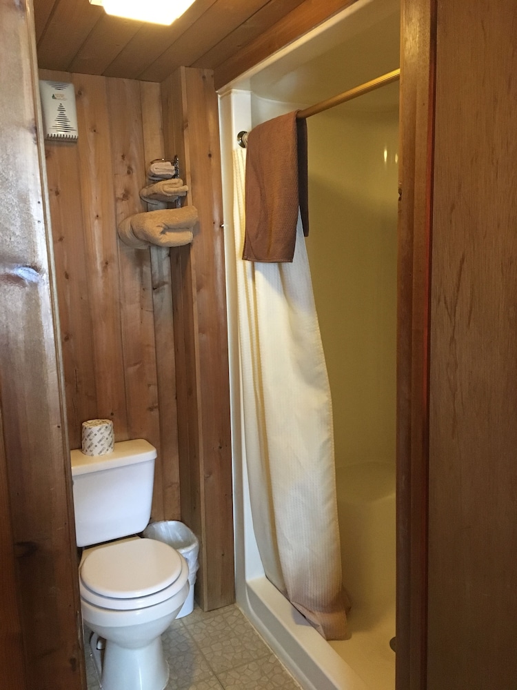 Hilltop Motel - photo 10
