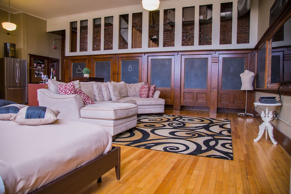 School 31 Lofts at Colors Studios - photo 104