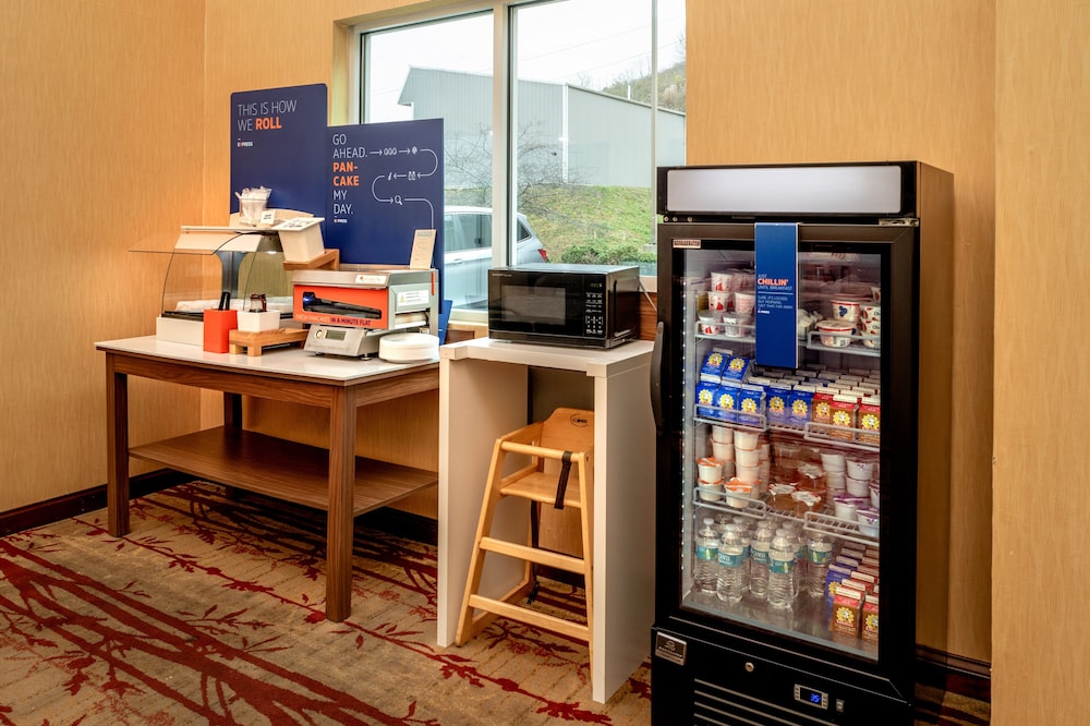 Holiday Inn Express Hotel & Suites Hazard by IHG - photo 38
