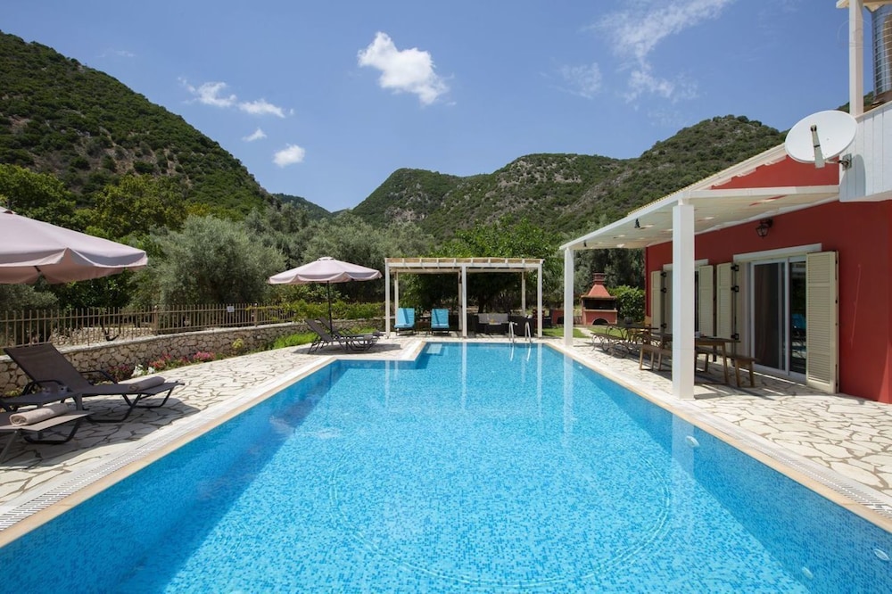 Villa Niriides — 4-Star Luxury Hotel in Lefkada, Greece