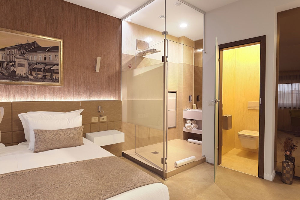 Hotel Vila Class — 4-Star Luxury Hotel in Satu Mare, Romania