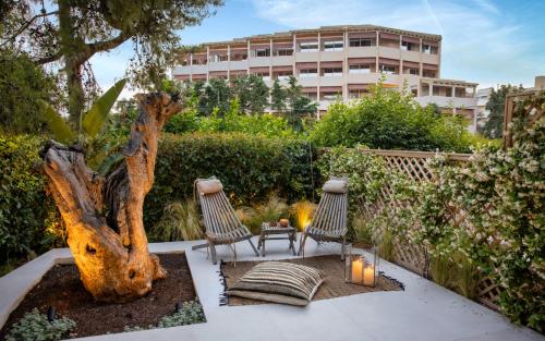 Vouliagmeni Apartments 18 — 4-Star Luxury Hotel in Athens, Greece