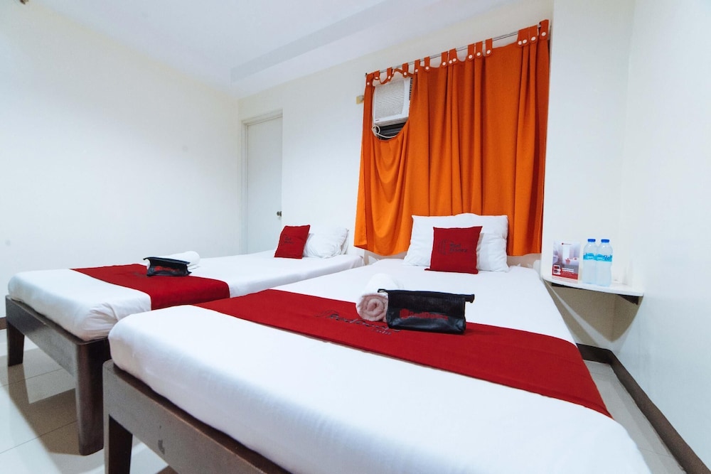 RedDoorz near Jaro Church Iloilo in Iloilo, Philippines