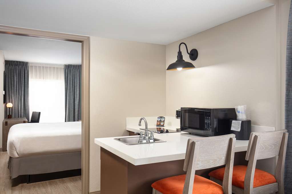 Best Western Plus King's Inn & Suites - photo 43