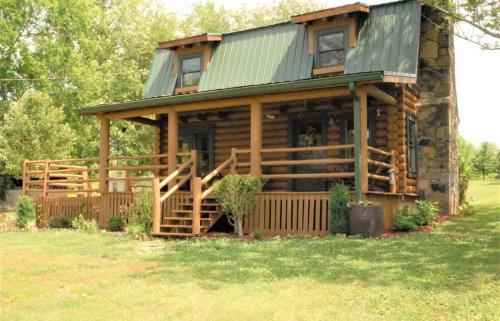 Smoky Mountains Blue Ridge Cabin Tennessee — 4-Star Luxury Hotel in Maryville, United States