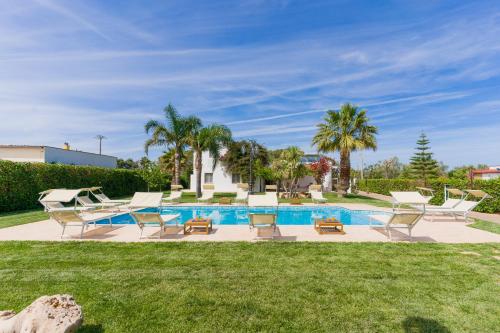 Apulian Savasana house con piscina — 4-Star Luxury Hotel in San Vito Dei Normanni, Italy
