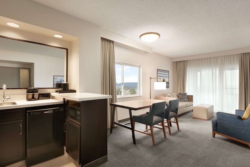 Embassy Suites by Hilton Monterey Bay Seaside - photo 29
