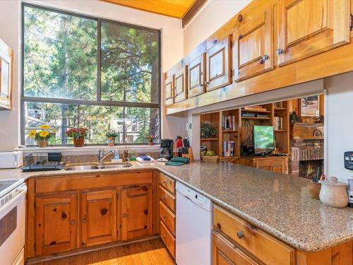 223 Forest Pines short walk to bike path and the Hyatt Casino in Incline Village, United States