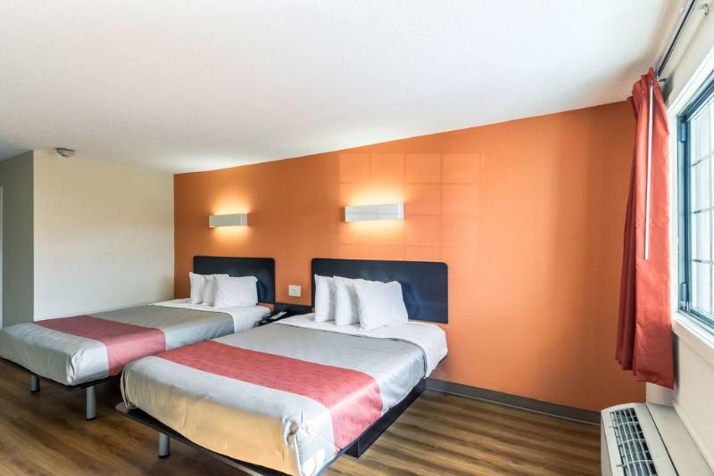 Motel 6 New Brunswick NJ - photo 22