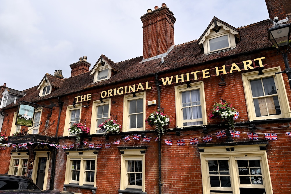 Original White Hart Ringwood By Marston S Inns — Ringwood