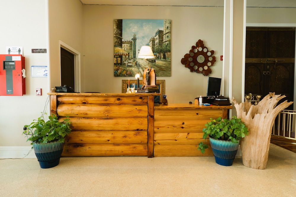 Oaak Tree Hotel - photo 10