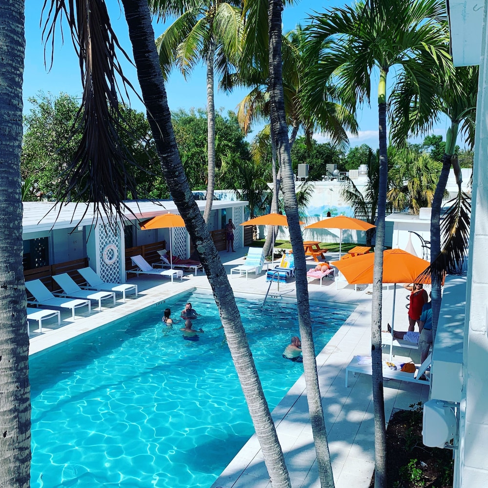 Sunset Inn - carbon neutral hotel in Islamorada
