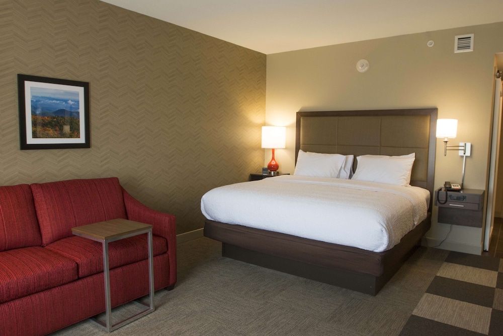 Hampton Inn & Suites Boone - photo 16