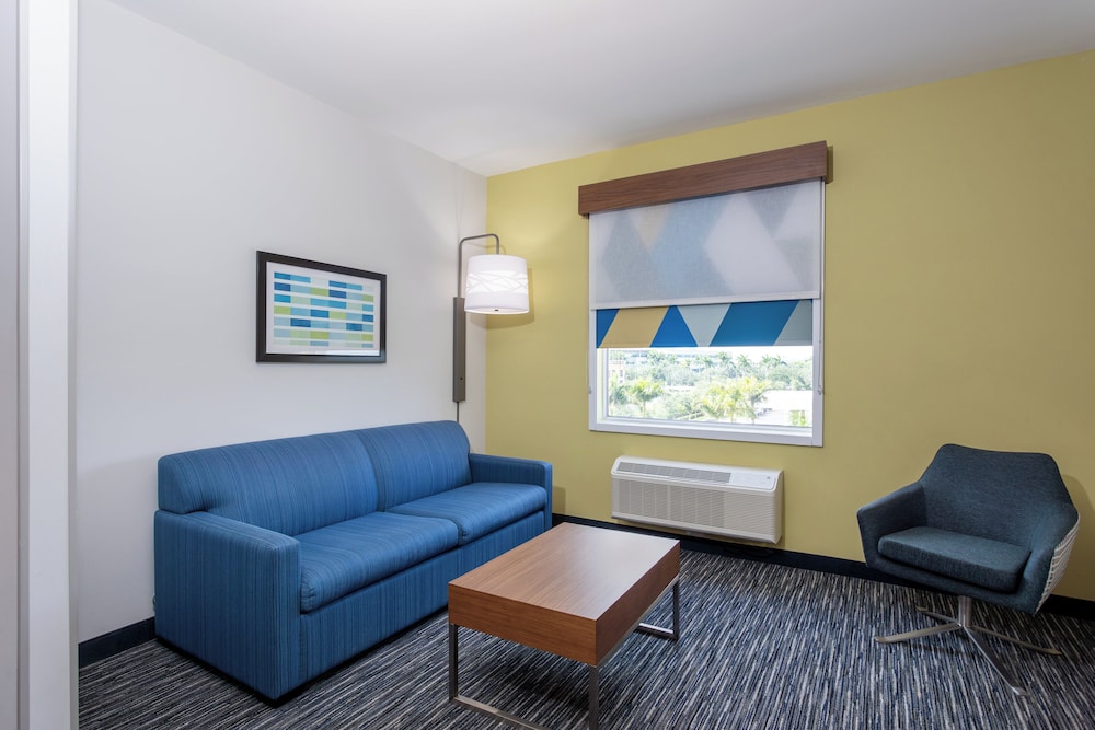 Holiday Inn Express & Suites Miramar - photo 7