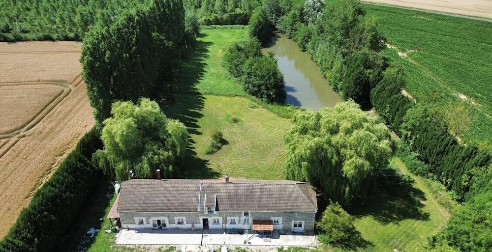 Le Moulin Saint Nicolas — hotel in Bourg