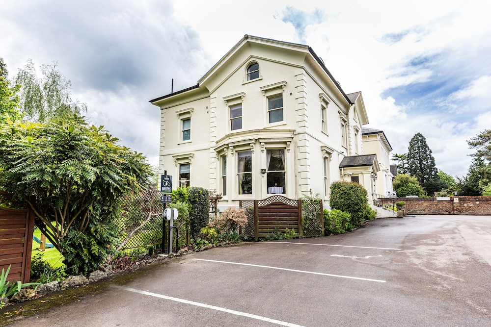 Beaumont House — 4-Star Luxury Hotel in Cheltenham, United Kingdom
