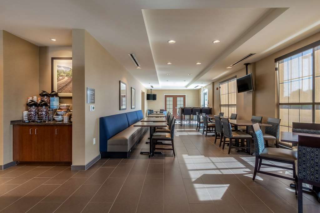 Comfort Inn & Suites Harrisburg Airport Hershey South - photo 32