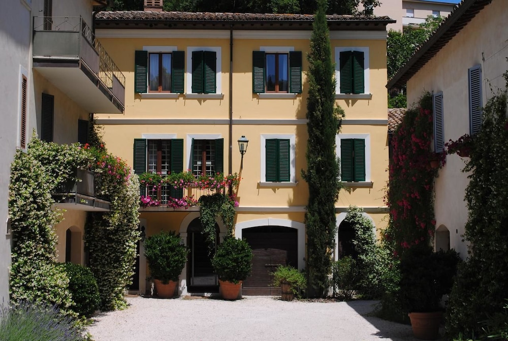 Casa Zia Cianetta — 4-Star Luxury Hotel in Foligno, Italy