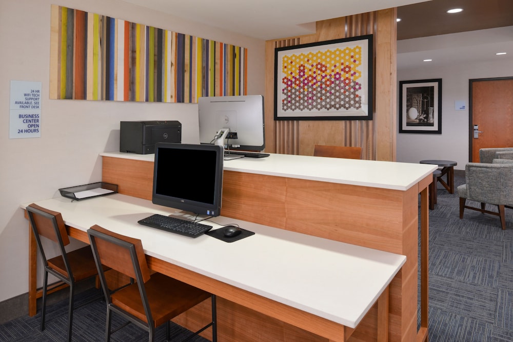 Holiday Inn Express & Suites Parkersburg Mineral Wells by IHG - photo 29