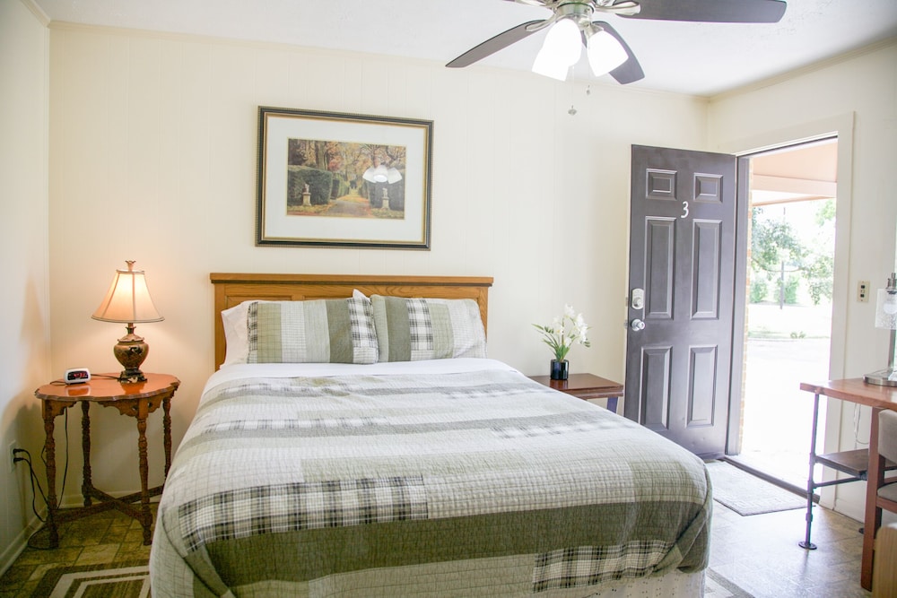 Shiner Country Inn - photo 11