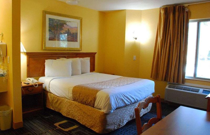 Americas Best Value Inn Addison Dallas - photo 8