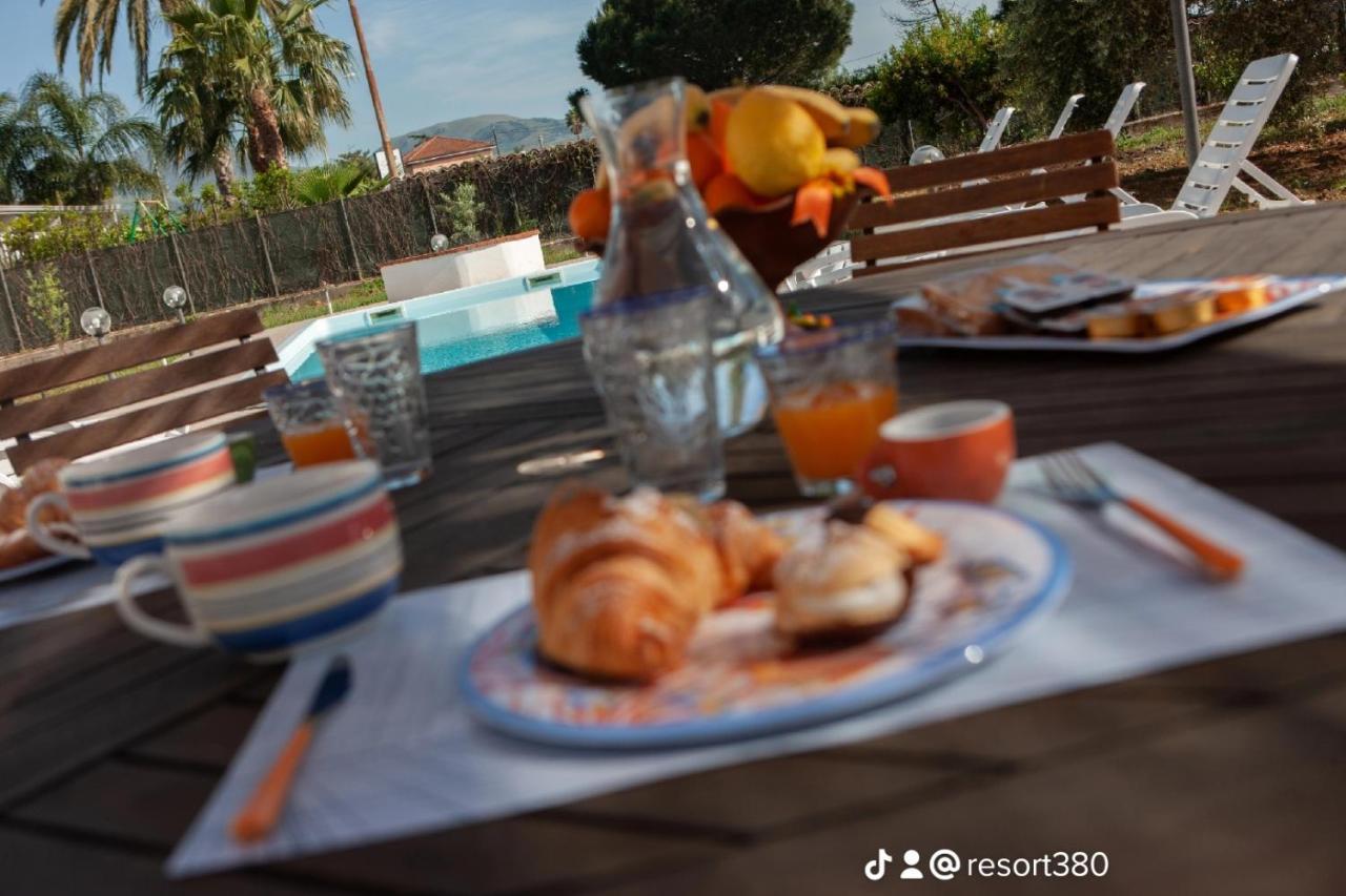 Resort Valle Del Re — Partinico
