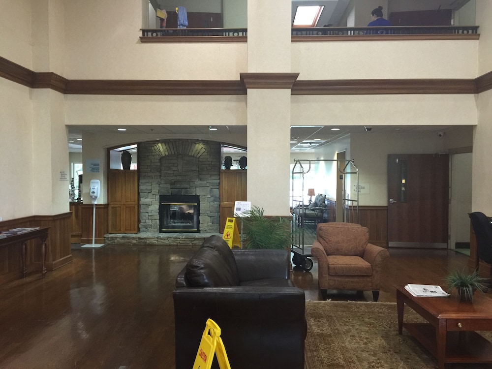 Holiday Inn Express Hotel & Suites Conover by IHG - photo 3