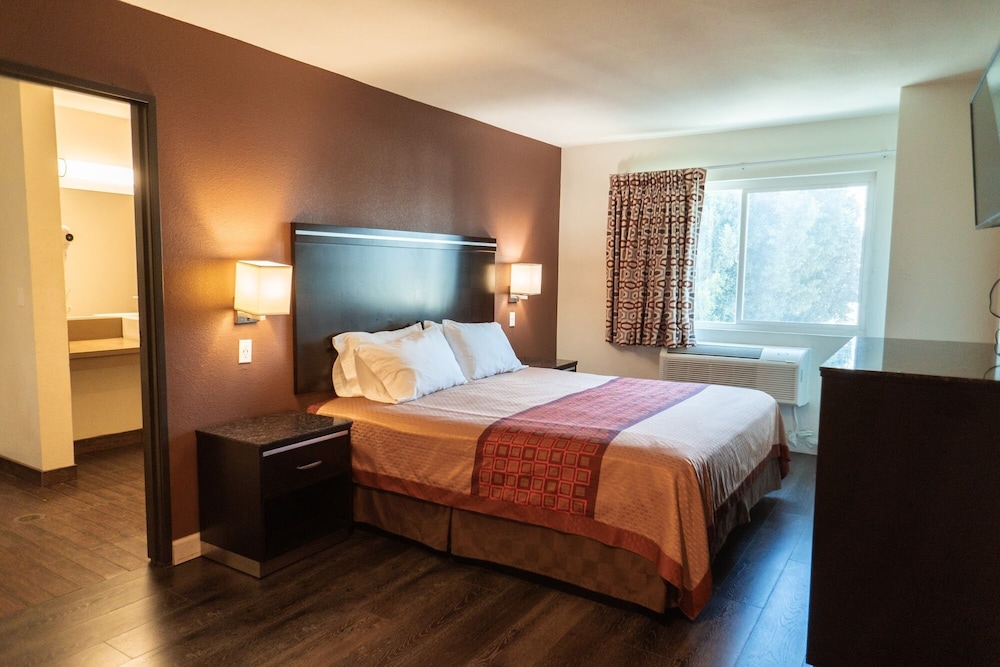 Maywood Inn - photo 24