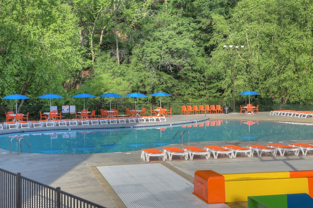 Country Cascades Waterpark Resort - photo 44