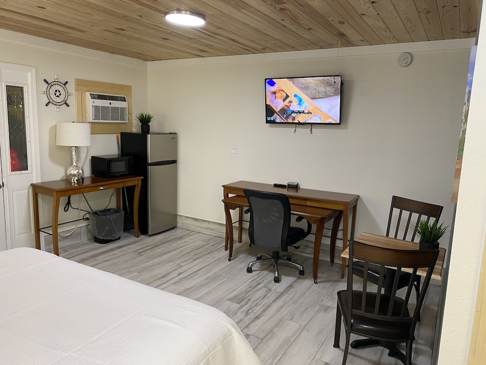 Gulf Coast Inn - photo 20