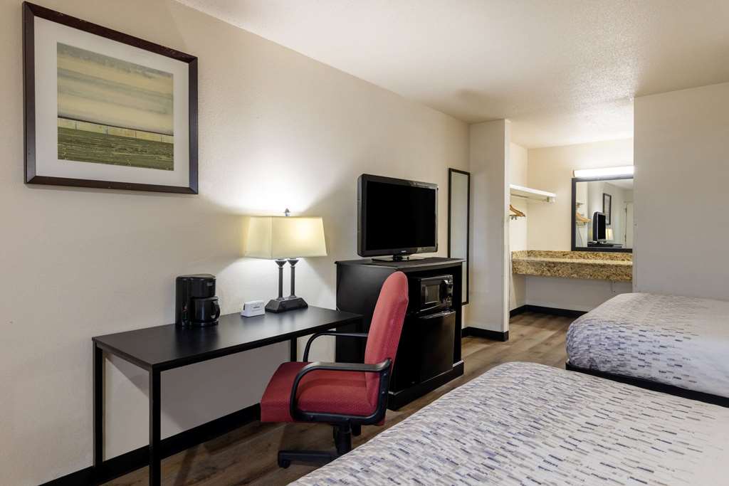 Baymont by Wyndham El Dorado - photo 15