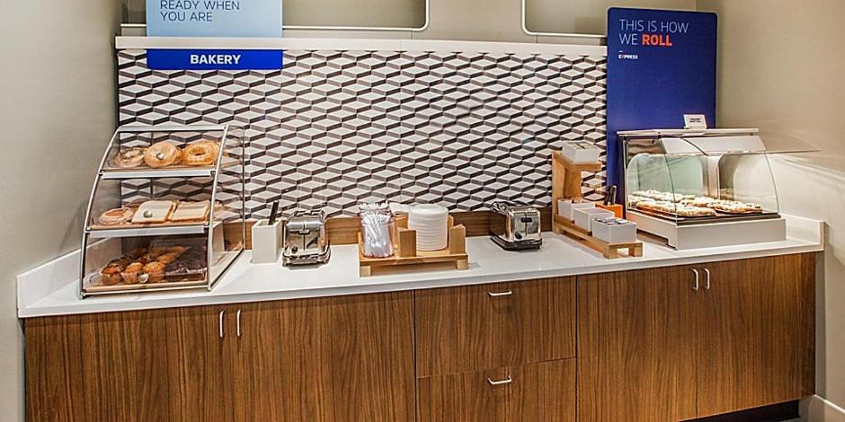 Holiday Inn Express And Suites Dahlonega University Area an IHG Hotel - photo 85